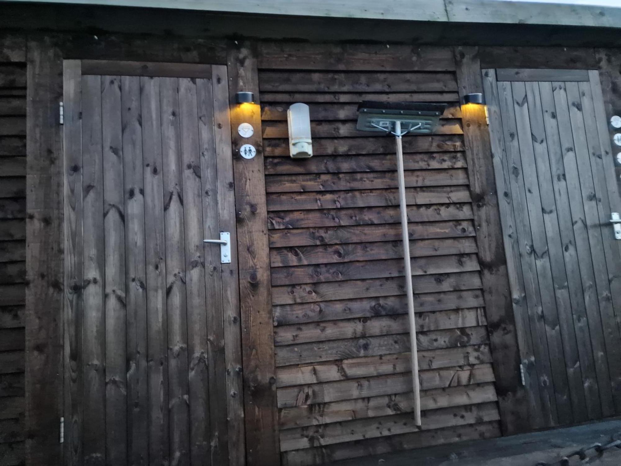 Beautiful 1-Bed Bell Tent In Holyhead Eksteriør billede