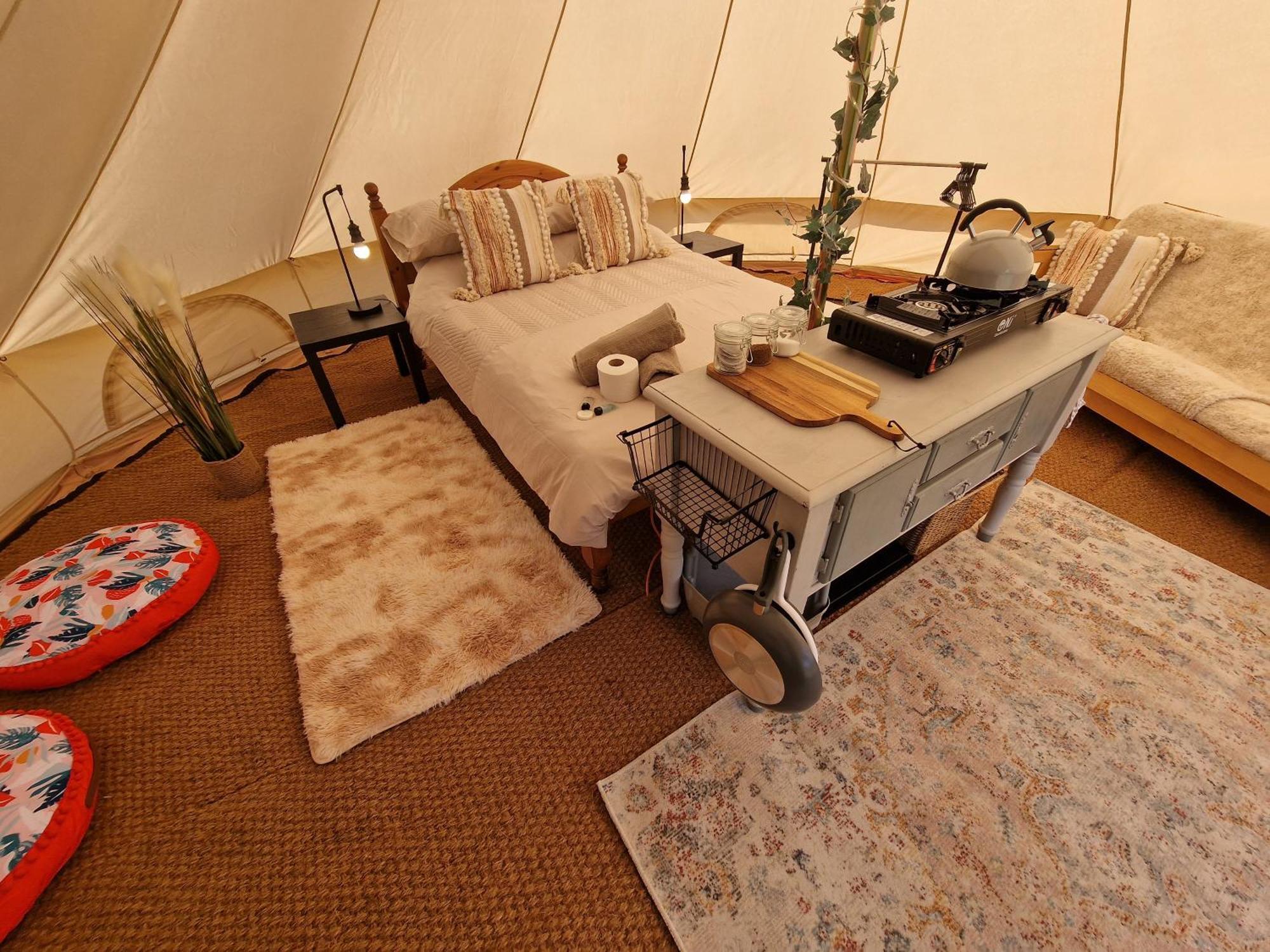 Beautiful 1-Bed Bell Tent In Holyhead Eksteriør billede